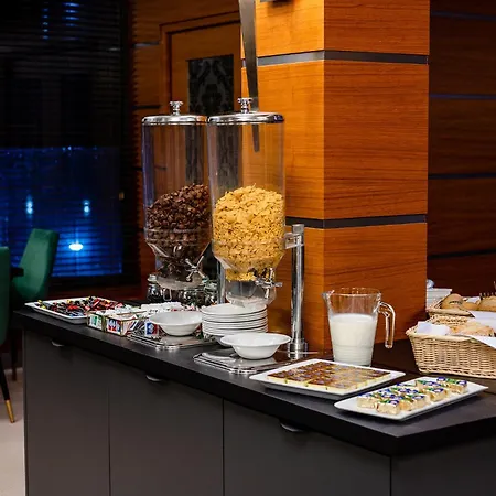 Ξενοδοχείο Alhar 3*